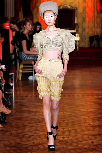 Look 24